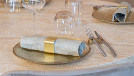 des couleurs qui rappellent l'environnement de Bonifacio à votre table
